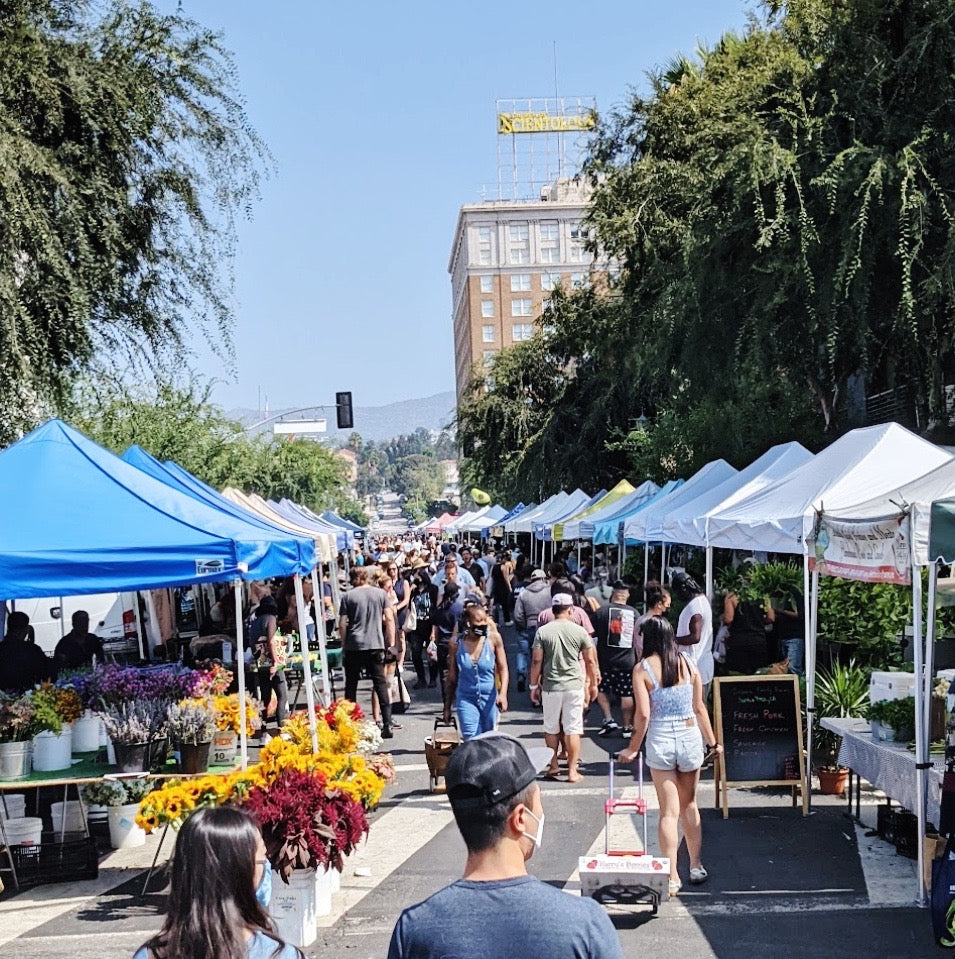 Picture of the entrance to the Hollywood Farmers Market