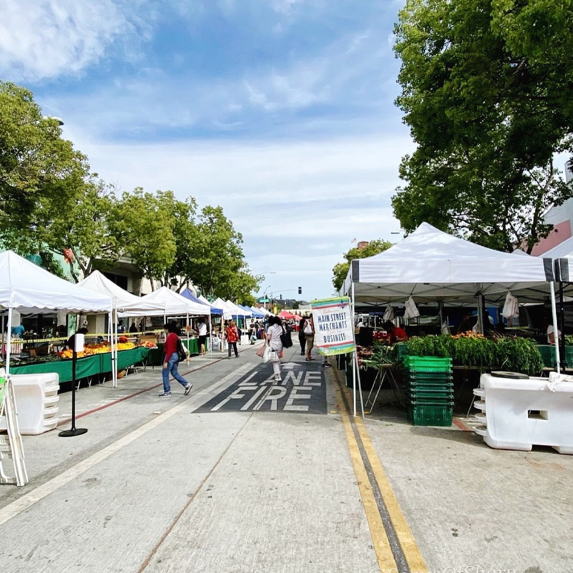 Picture of the entrance to the Culver City Farmers Market