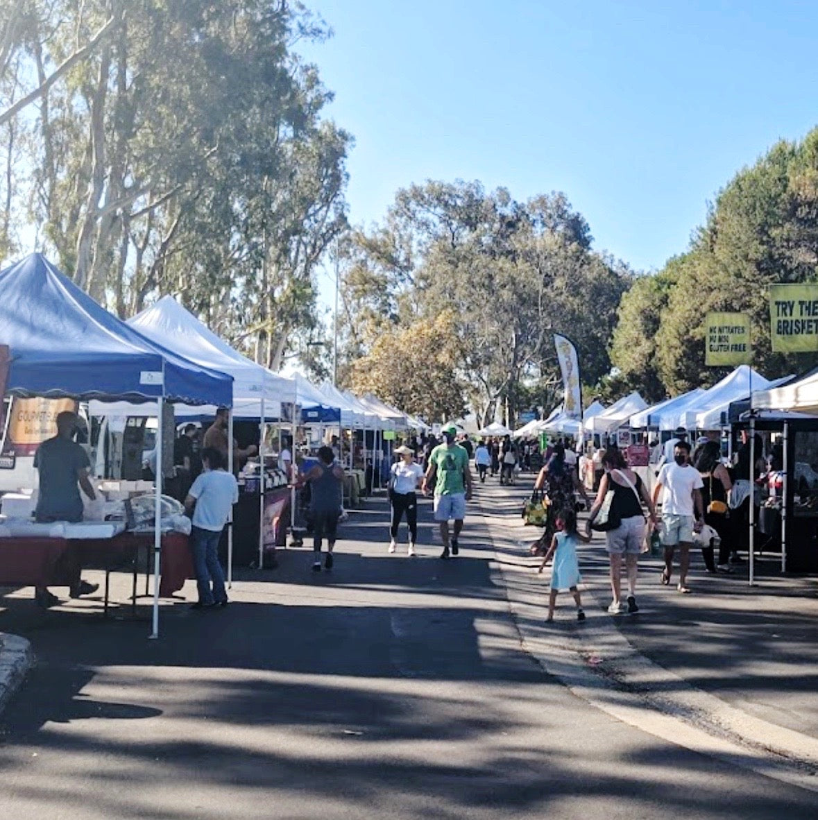Picture of the prepackaged food alley at Torrance Farmers Market